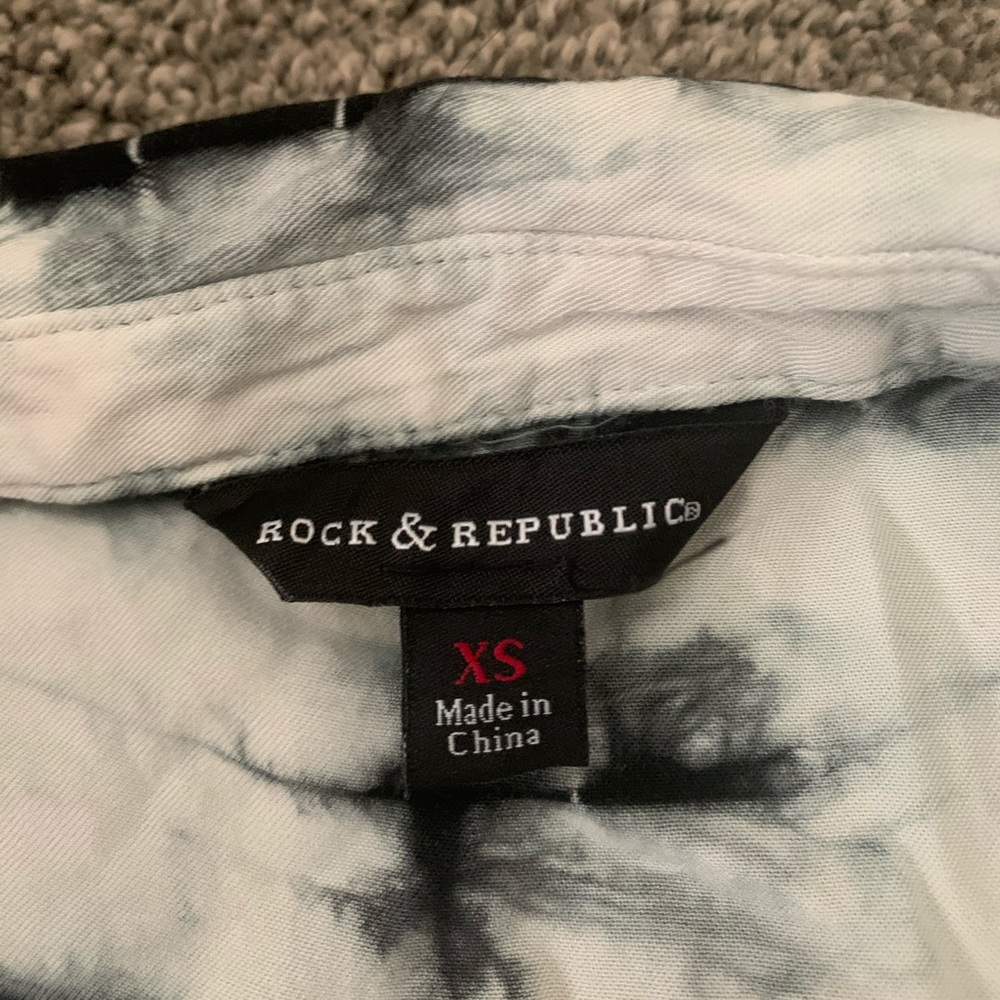 Collared button down - Picture 6 of 6